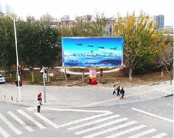 华宁户外大屏广告投放要点。